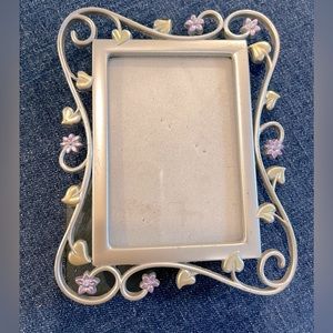 Petite Hearts Floral Picture Frame 2x3